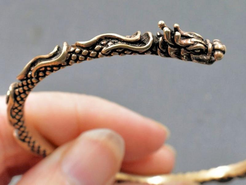 Wikinger Armreif mit Drachen aus Bronze Details
